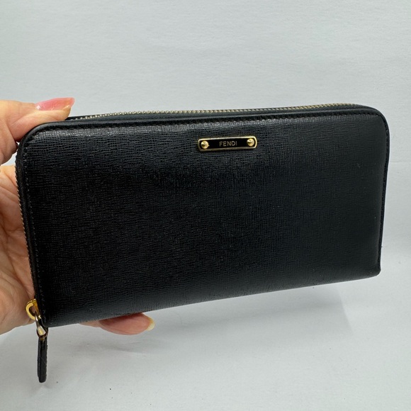 Fendi Black Leather Zip-Around Zippy Wallet 22978 - Picture 1 of 12